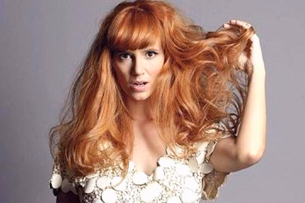 ¿Cómo se llama la película de La chica de pelo naranja?