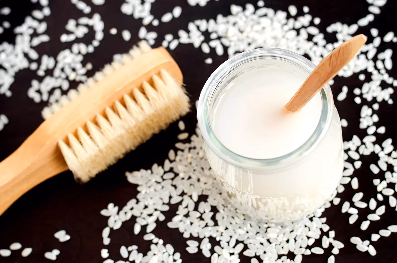 ¿Cuáles son las desventajas del agua de arroz para el cabello?