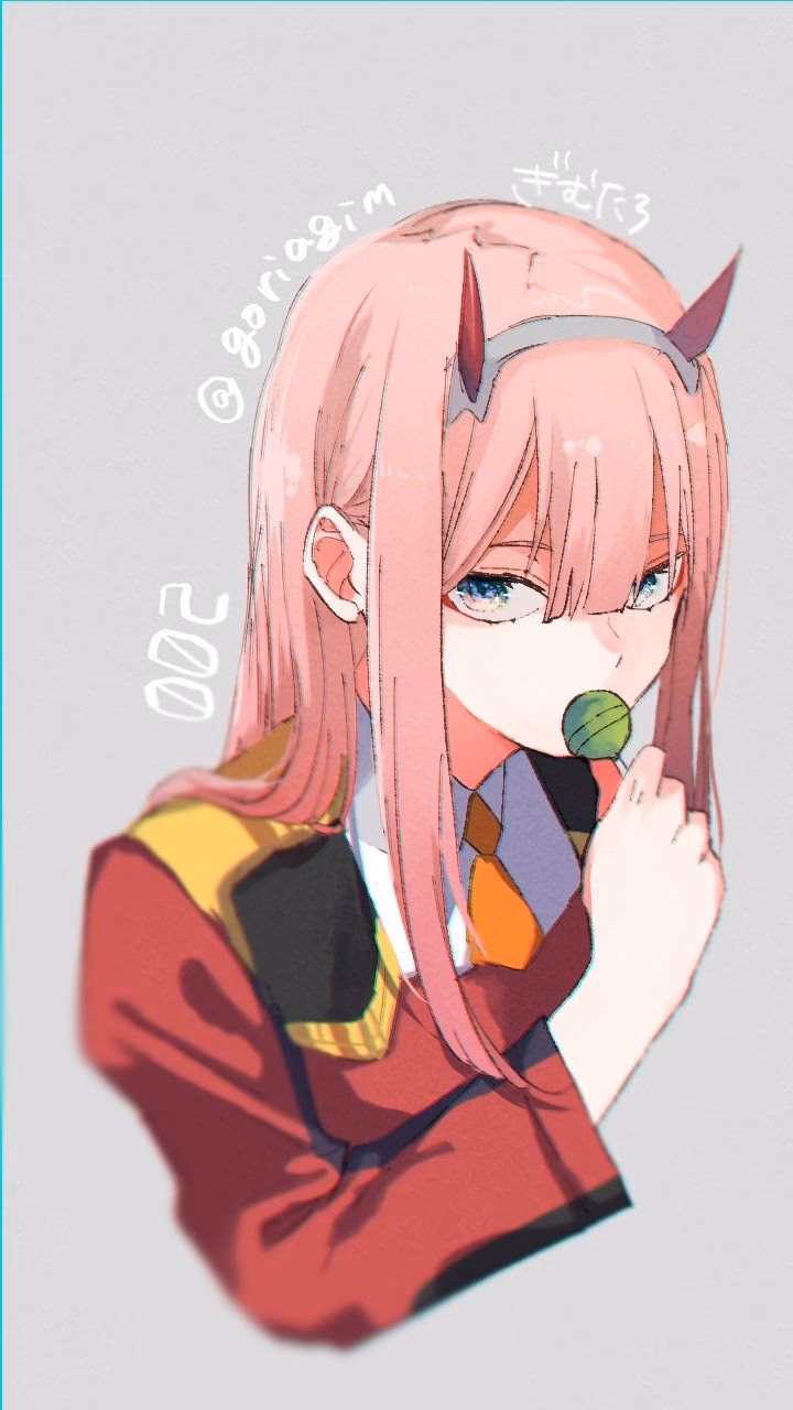 ¿Cuál es el anime con la chica con cuernos rojos?