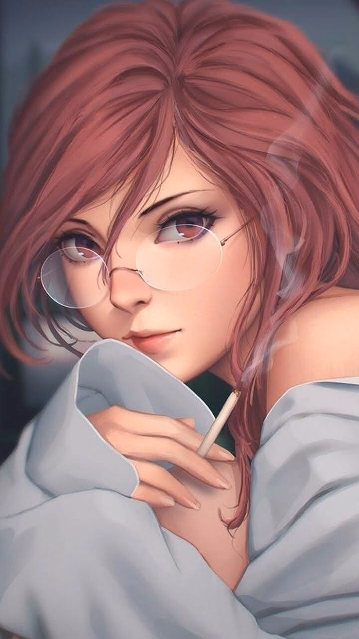 ¿Qué anime tiene cabello rosa y gafas rojas?