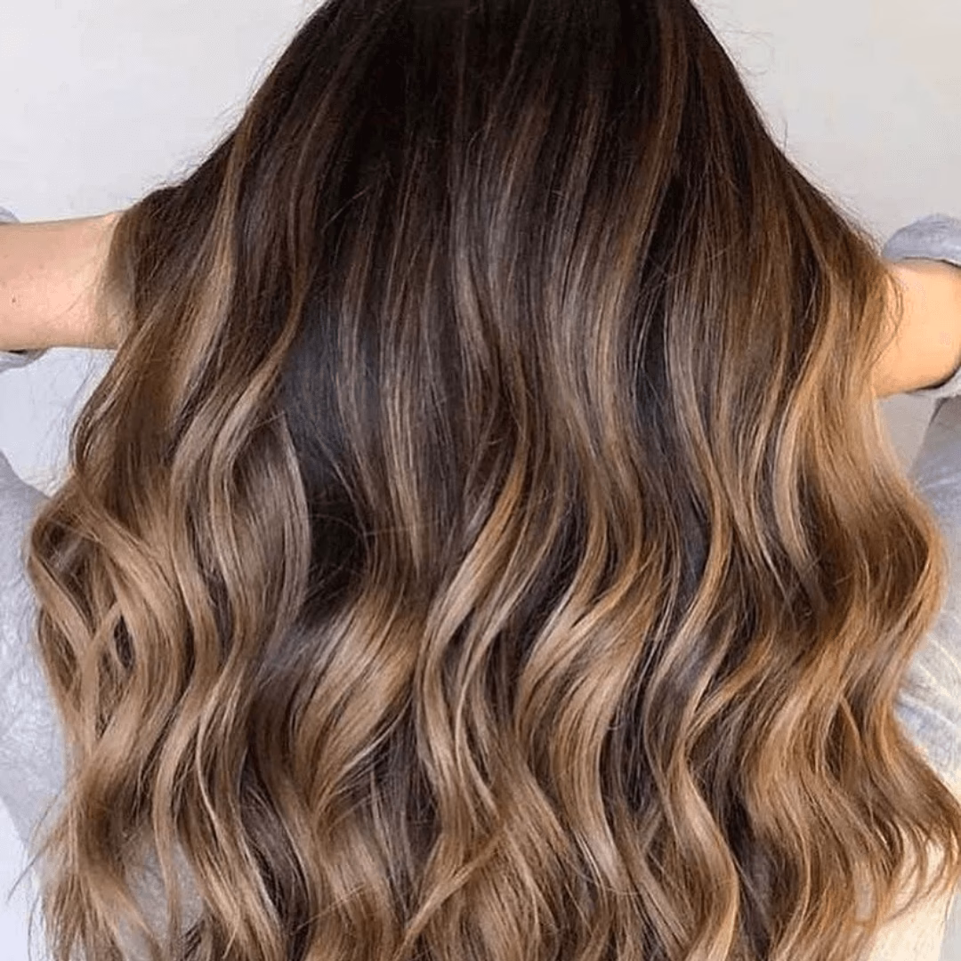 ¿Cuál es el mejor reflejo para el cabello castaño claro?