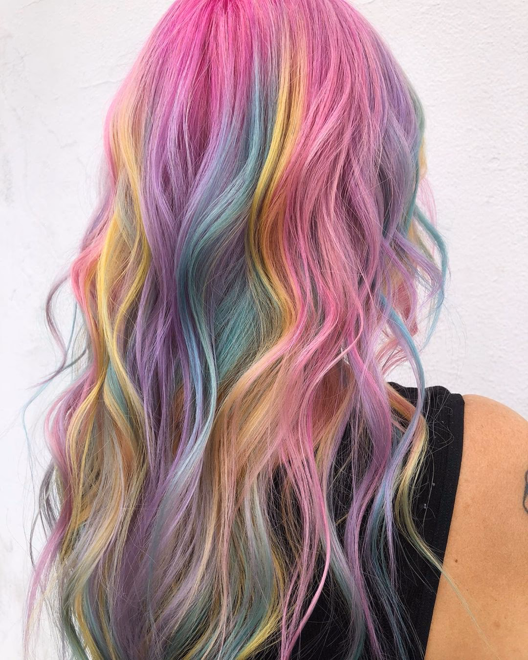 ¿Cómo son los cabellos de arcoíris?