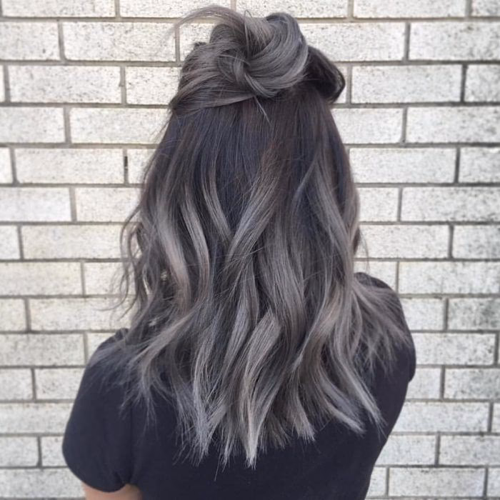 ¿Puede el cabello gris volver a la normalidad?