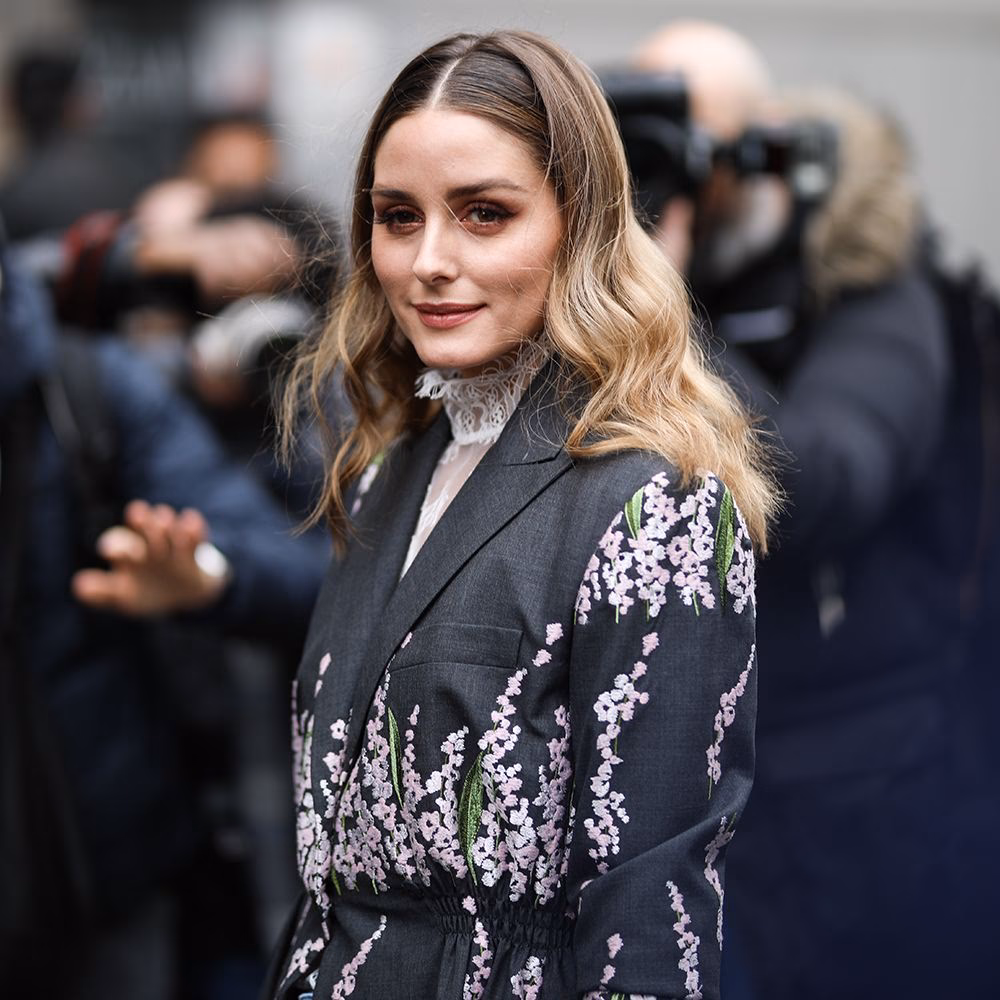 ¿El cabello largo queda favorecedor con raya en medio?