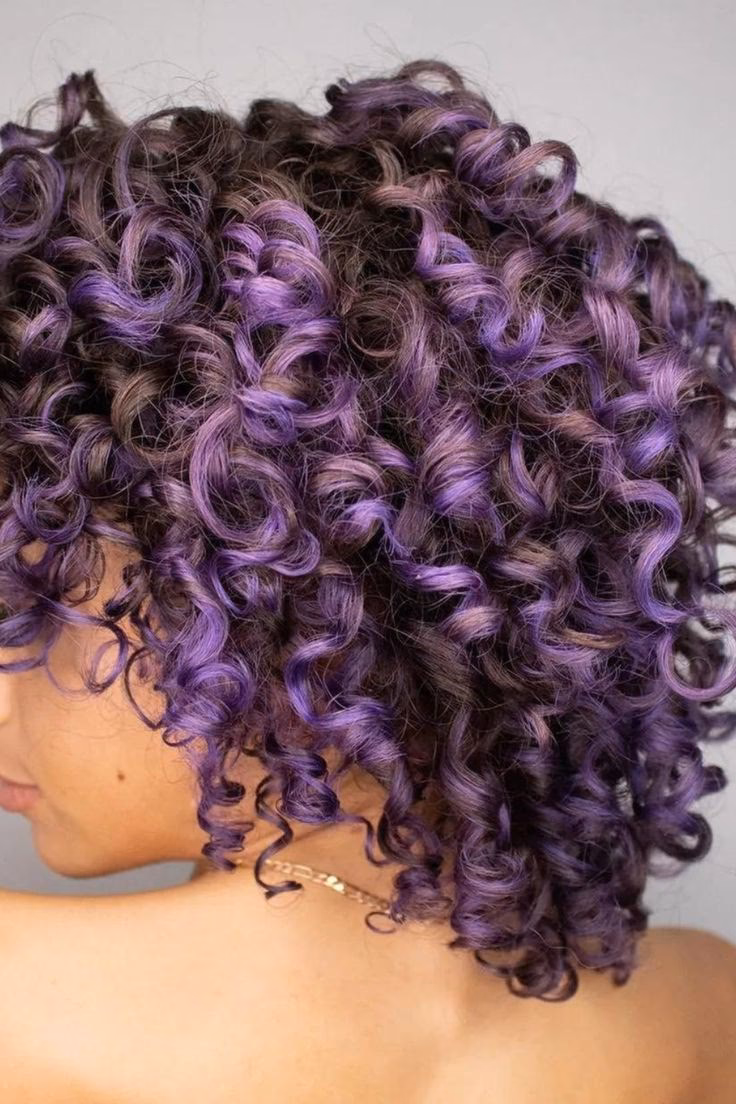 ¿Cuánto dura el cabello de color morado pastel?