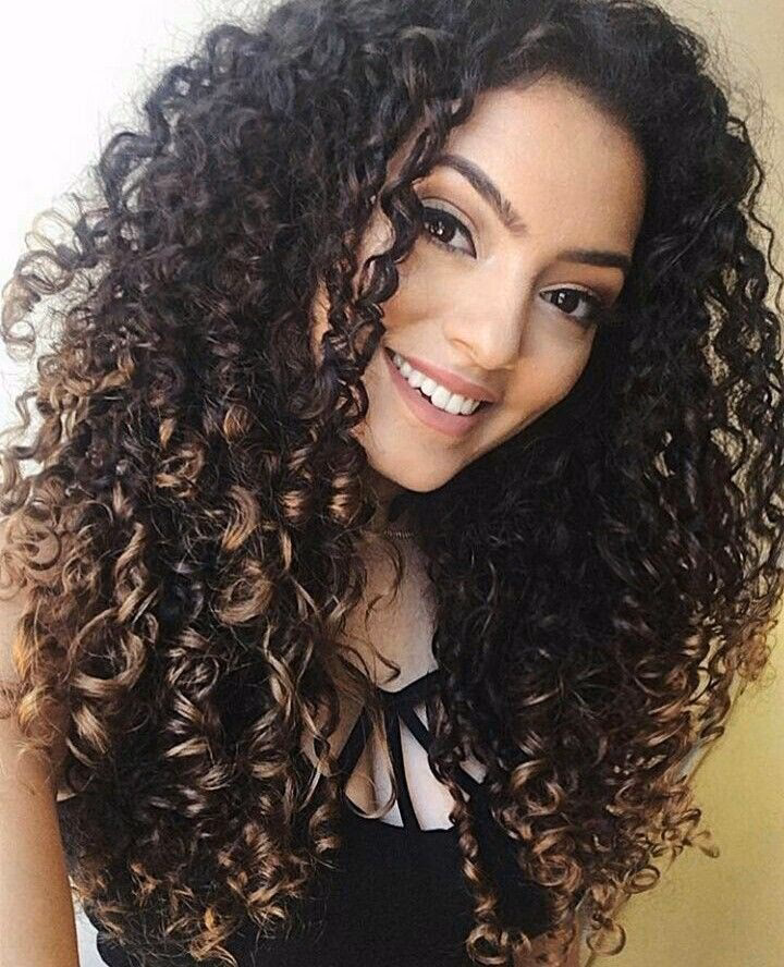 ¿Cómo hacer que mis rizos se vean más largos?