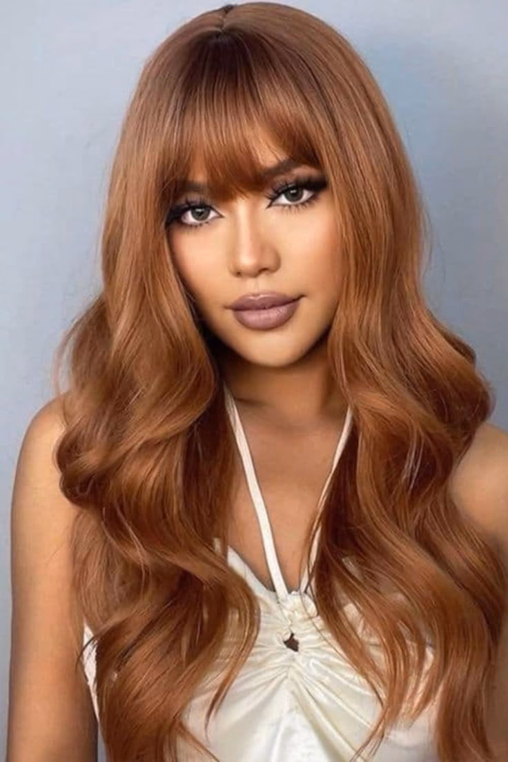 ¿Qué tono de rojo le queda a las morenas?