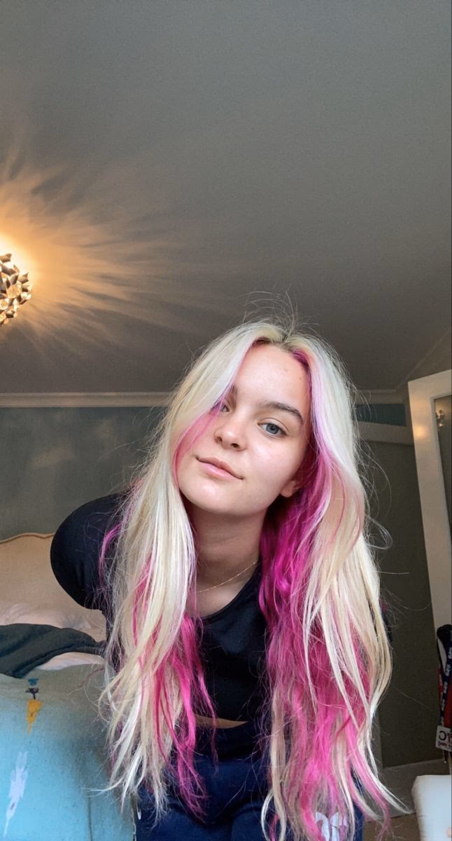 ¿Cómo arreglar el cabello rubio que se volvió rosado?