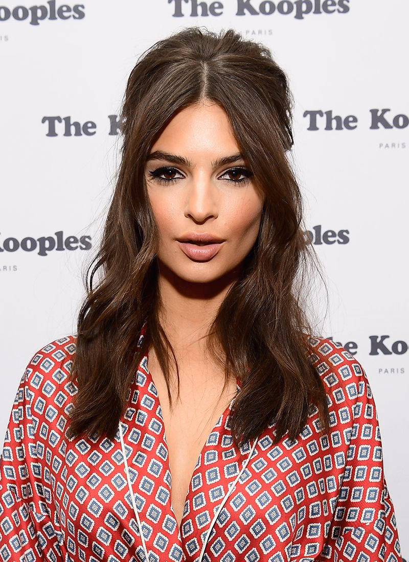 ¿Cómo peinar el cabello con mucho volumen?