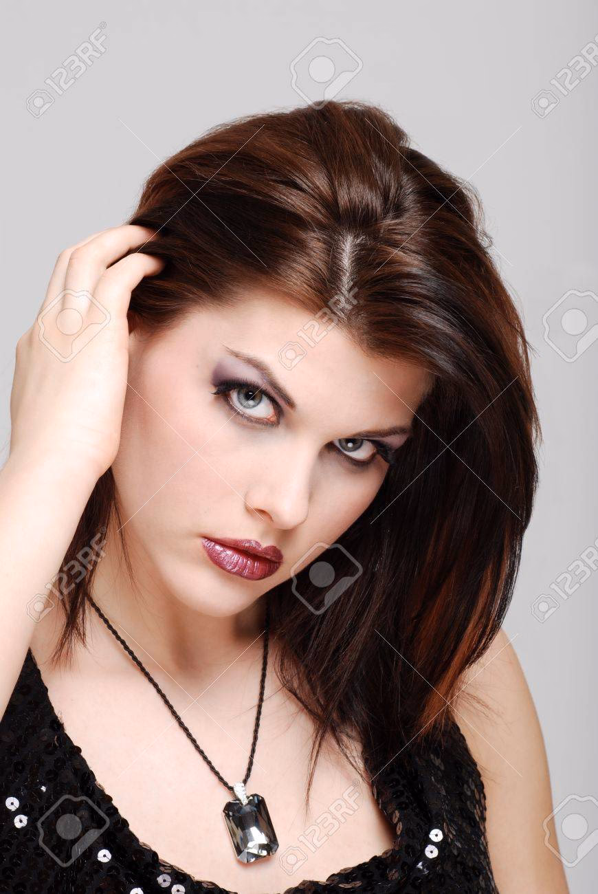 ¿Cómo se llama cuando te recoges el pelo hacia atrás?