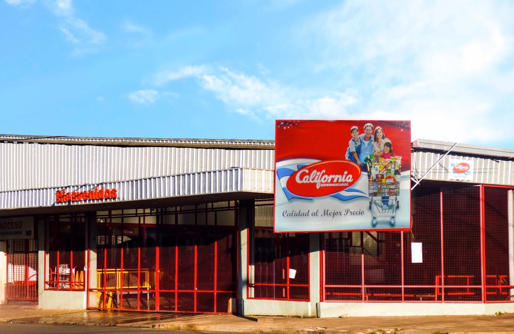 ¿Quién es el dueño de California Supermercados?