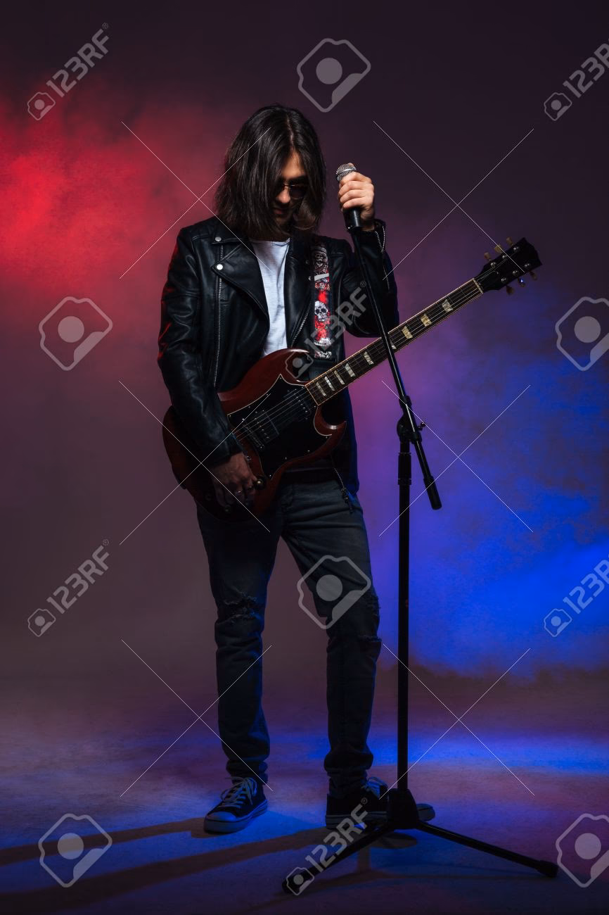 ¿Cómo se llama el cantante de rastas?