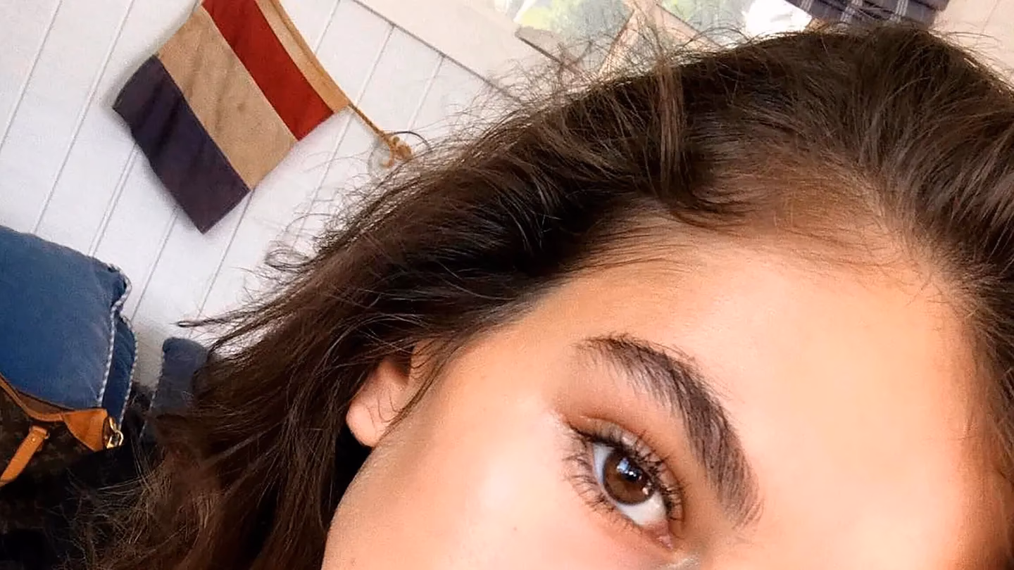 ¿Qué color de cejas te hace ver más joven?