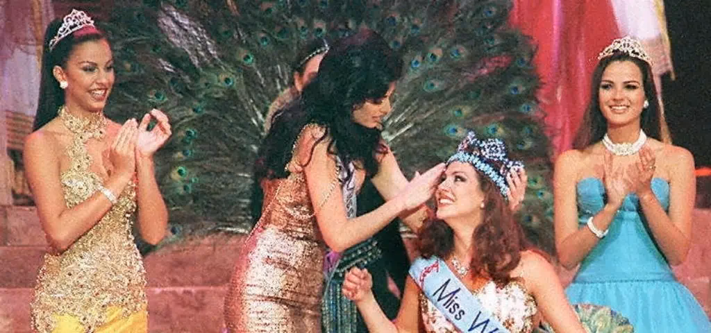 ¿La cera para el cabello deja el cabello plano?