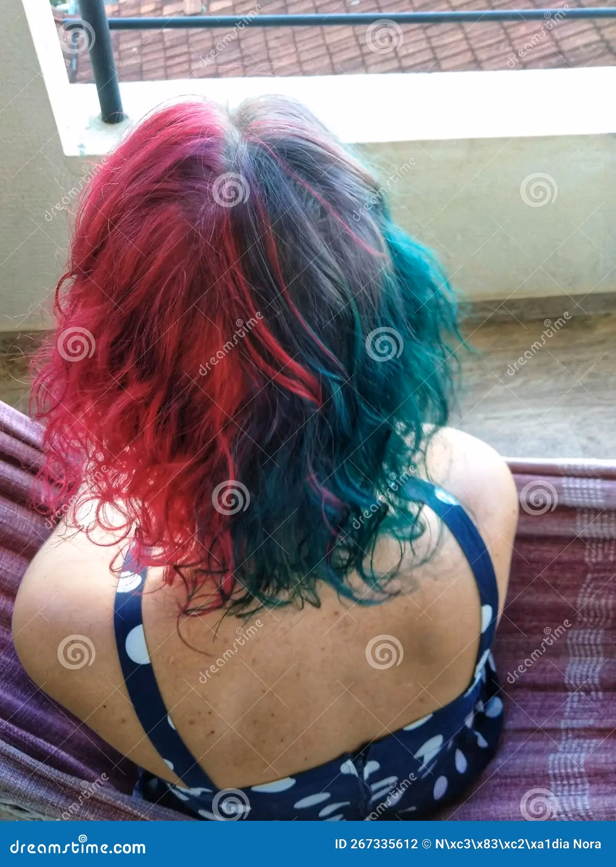 ¿Cómo se llama tener el pelo de dos colores?