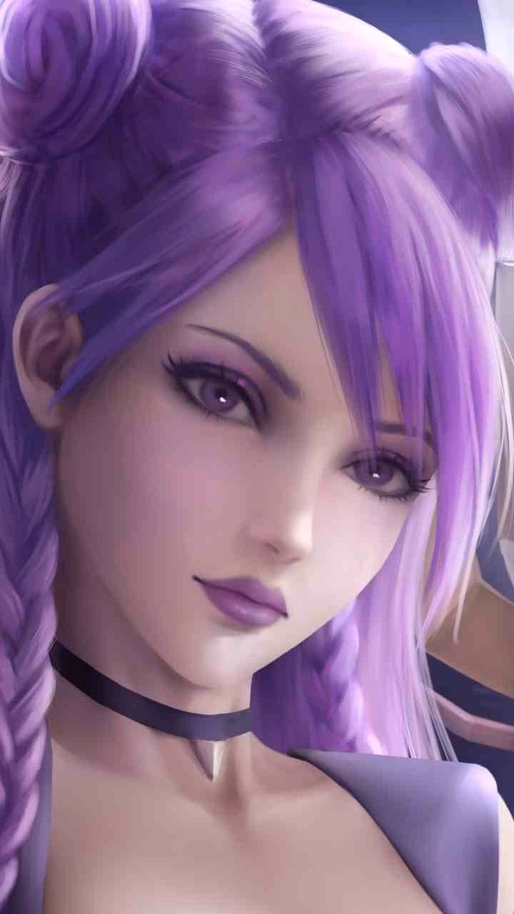 ¿Cómo se llama la chica de pelo morado?