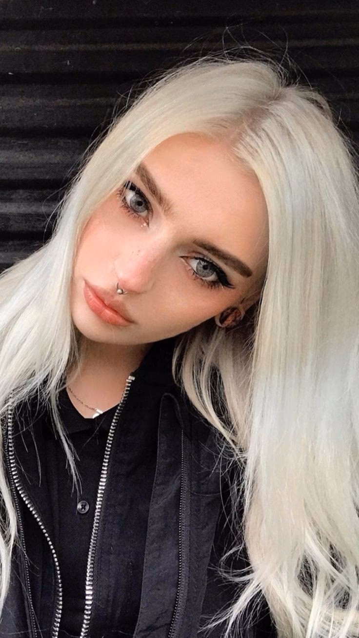 ¿Qué etnia tiene el pelo blanco?