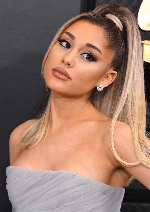 ¿De qué color es el pelo que tiene Ariana Grande actualmente?
