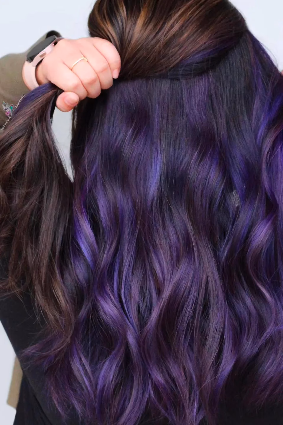 ¿Qué color se puede aplicar encima de un morado?