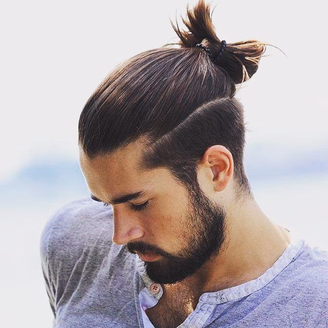 ¿Cómo hacerse el moño hombre?