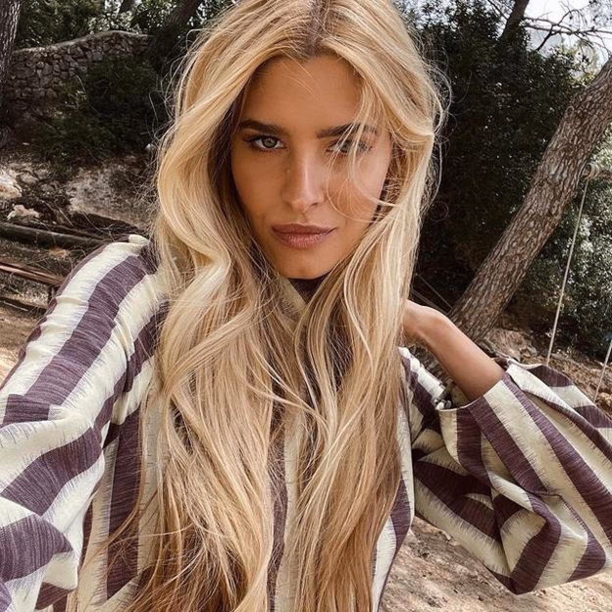 ¿Cómo hacer que mi cabello se vea más rubio?