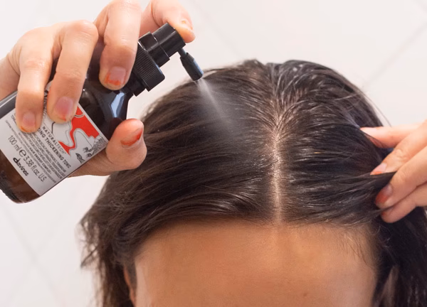¿Qué es bueno para engrosar el cabello fino?