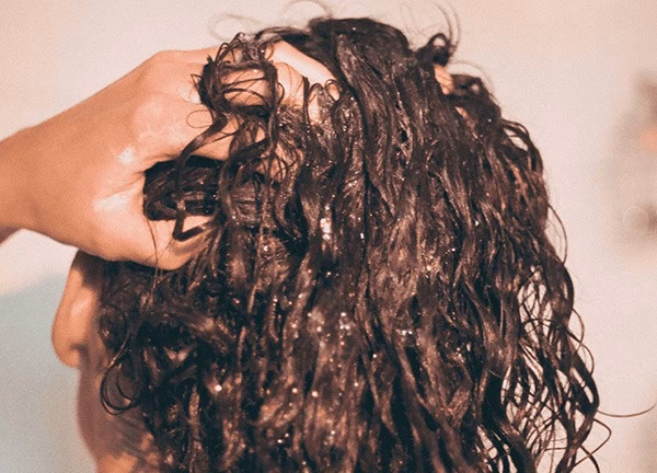 ¿Qué es bueno para sellar las puntas del cabello?