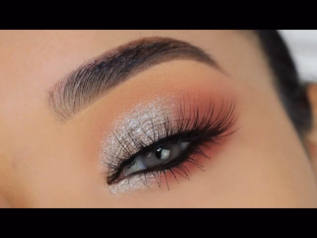 ¿Cómo maquillar los ojos para verse más joven?