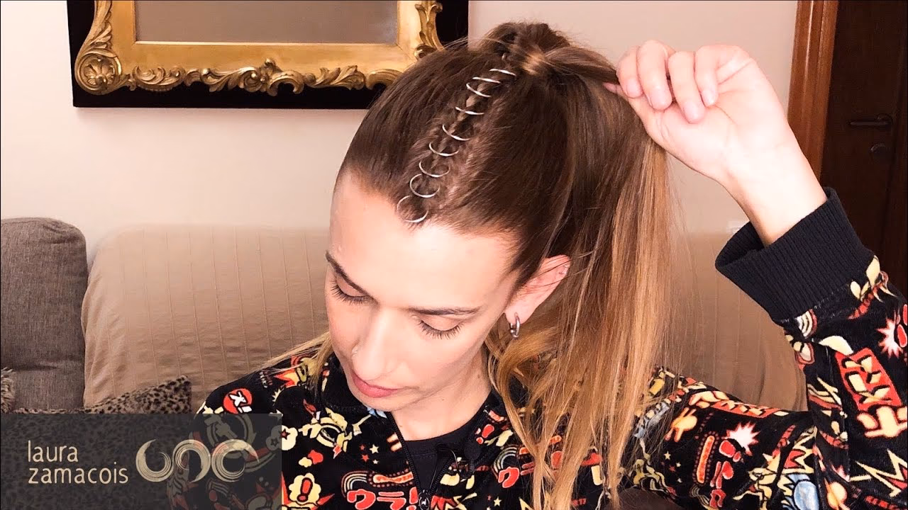 ¿En qué dedo debe una mujer llevar un anillo de pelo de elefante?