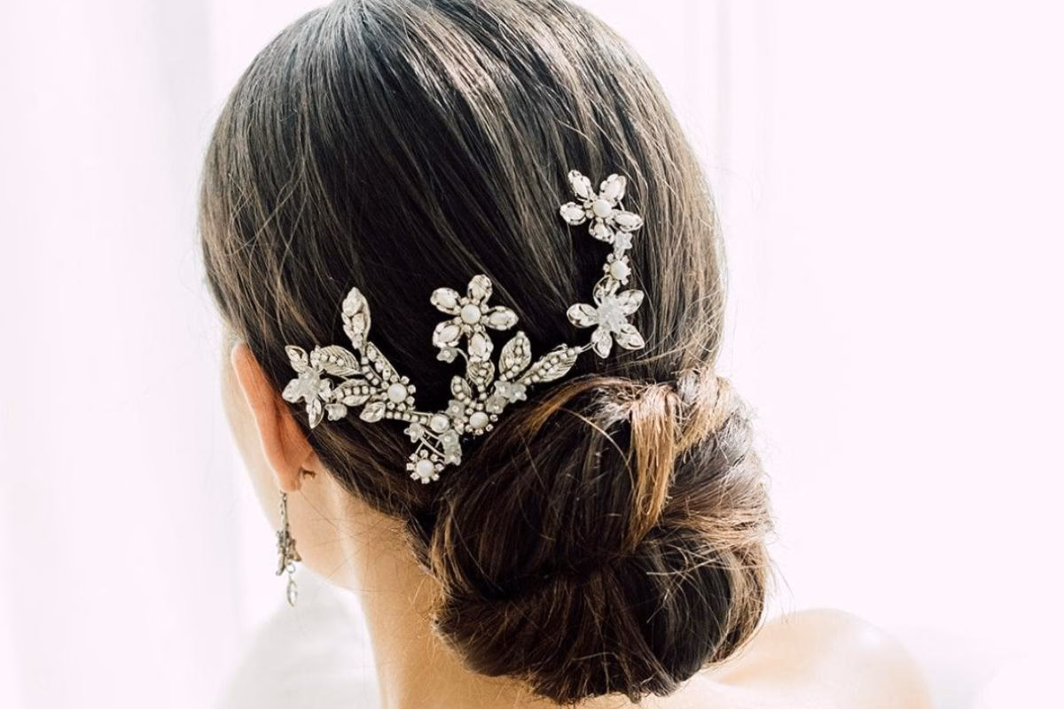 ¿Cómo se llaman los accesorios que van en el cabello?