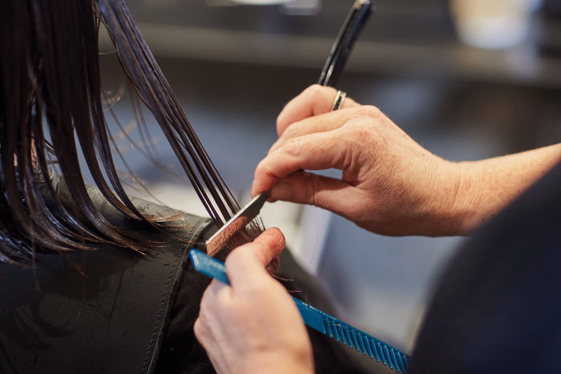 ¿Cómo cortarse el pelo con navaja?