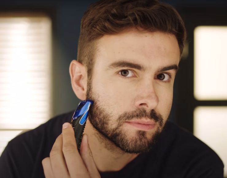¿Cómo rasurarse la barba al ras?
