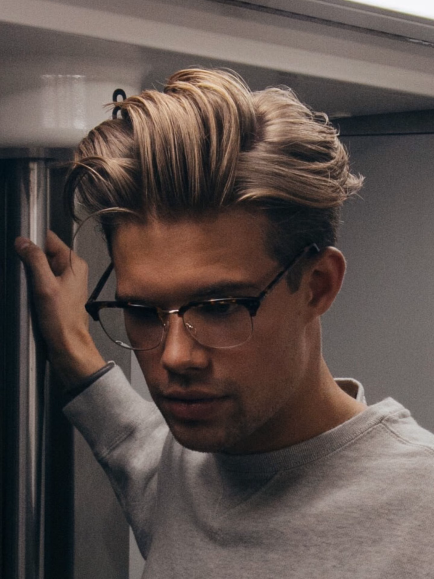 ¿Qué gafas combinan bien con un corte de pelo rapado?