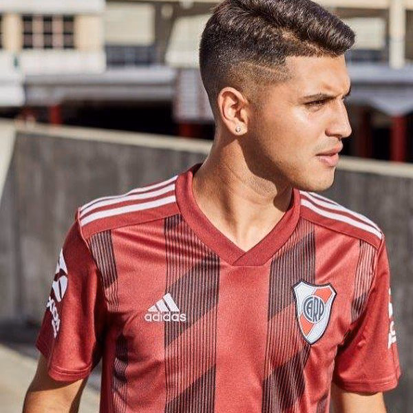 ¿Qué corte tiene Carlos Palacios?