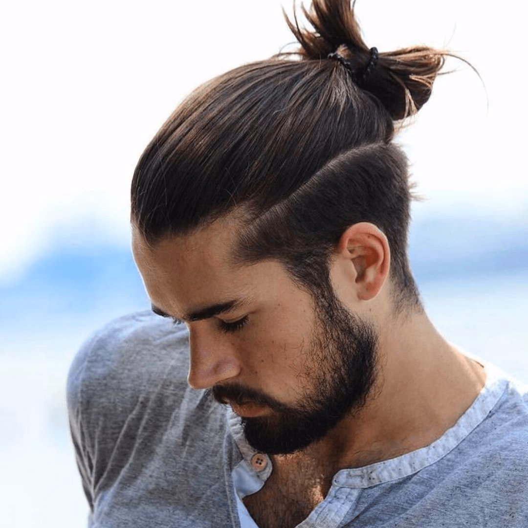 ¿Cómo se llama el moño de los hombres?