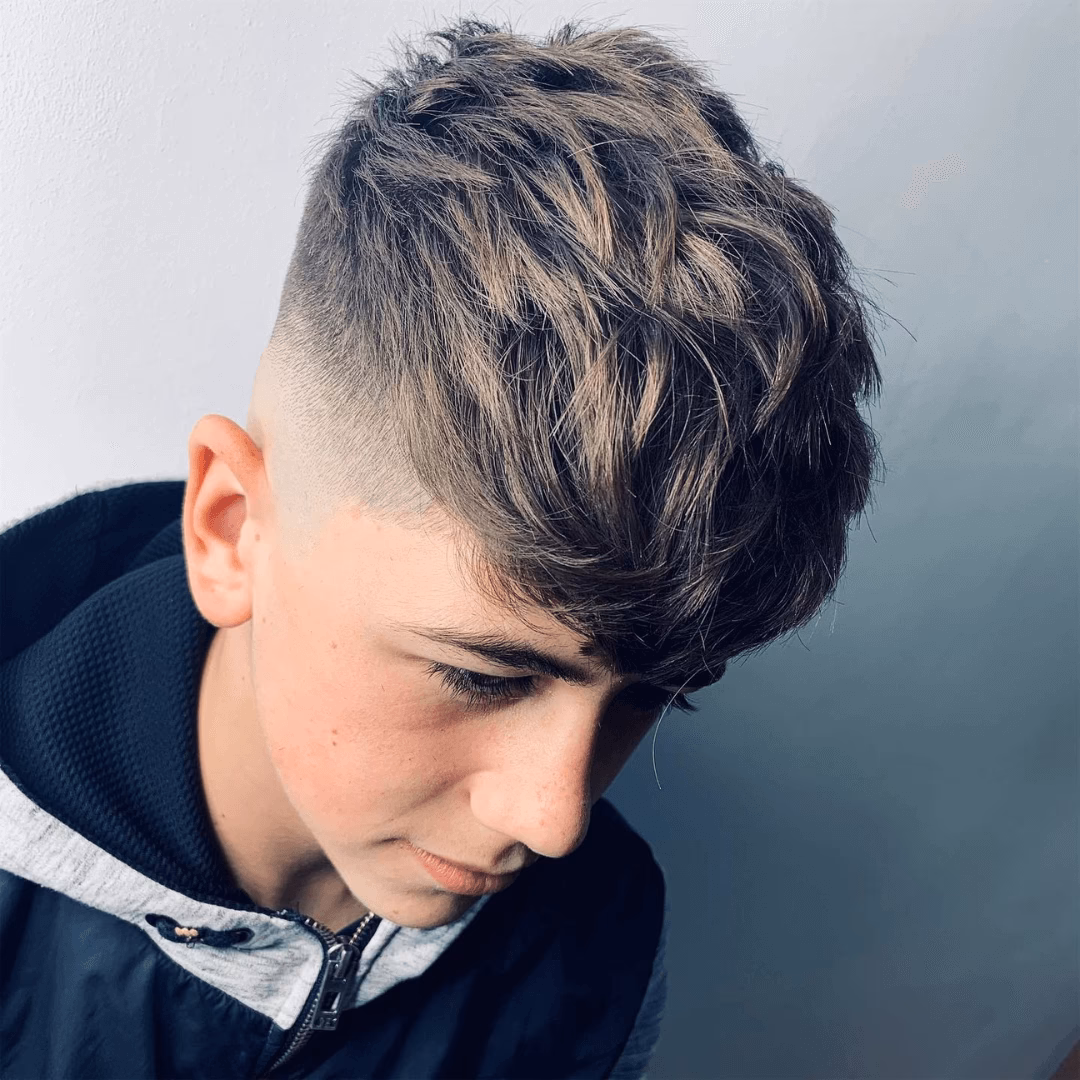 ¿Cuál es el mejor corte de pelo para hombres con cabello fino, delgado y rizado?