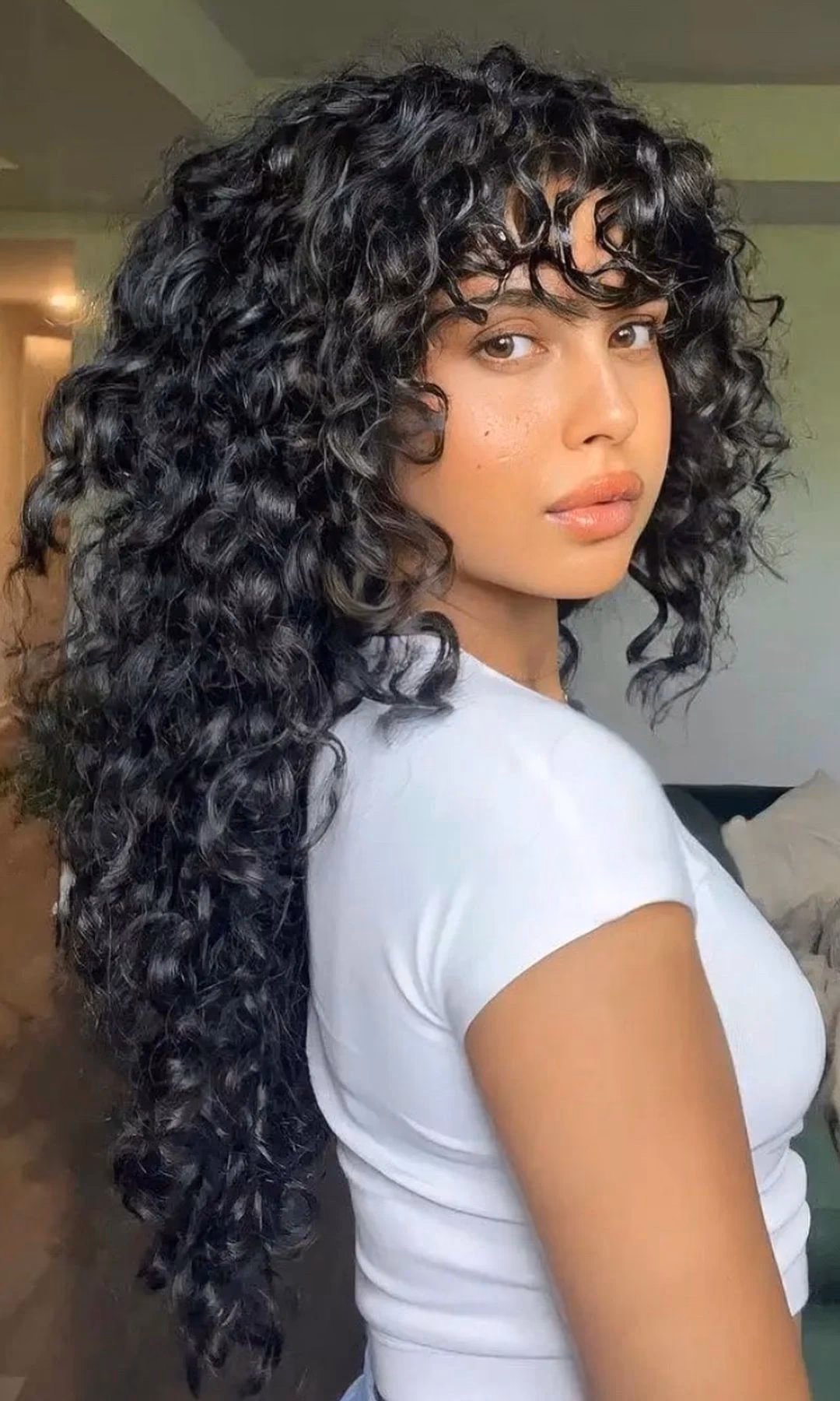 ¿Cuál es el mejor corte en capas para el cabello rizado?