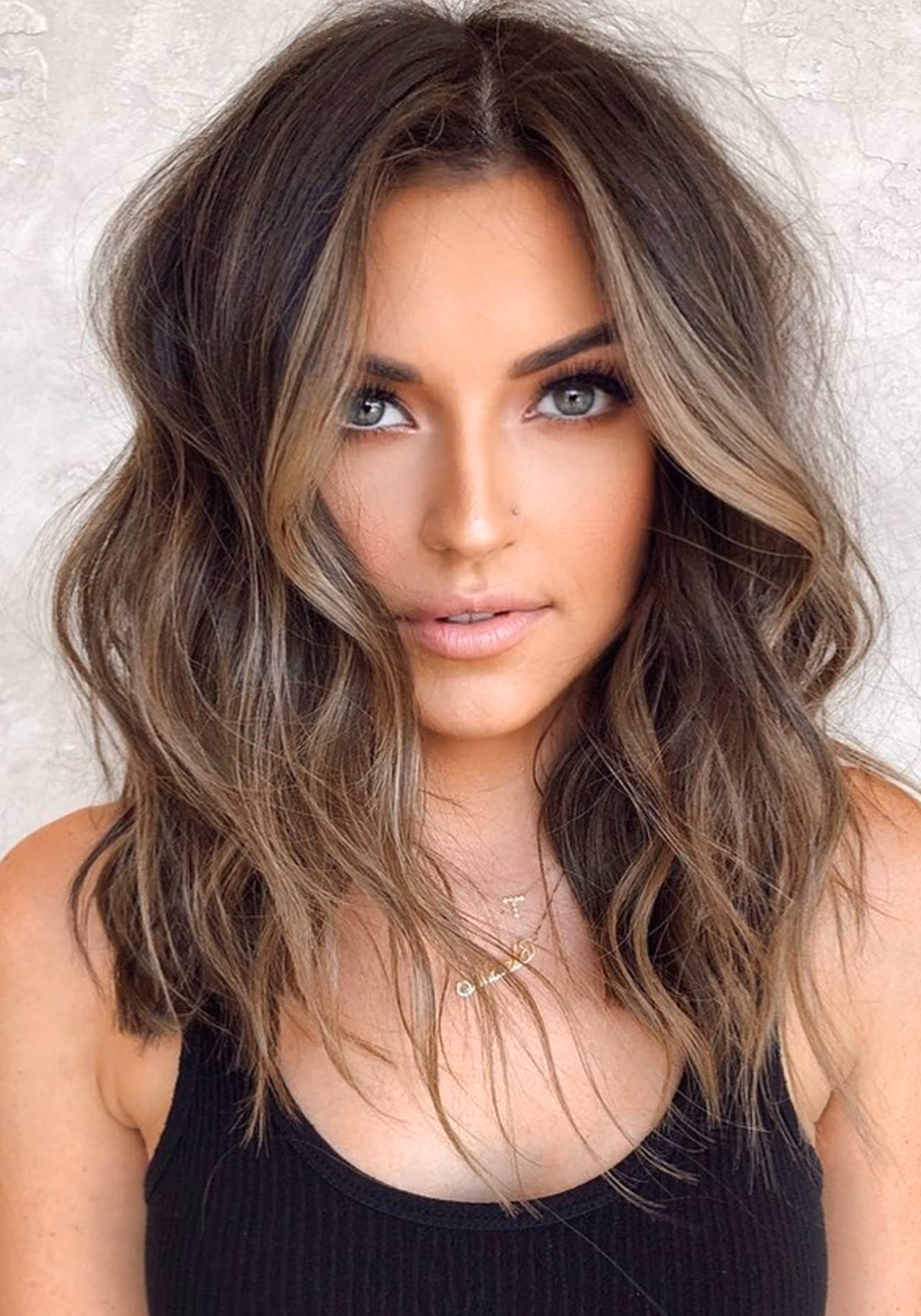 ¿Cuál es el mejor corte de pelo para una cara con forma de triángulo?