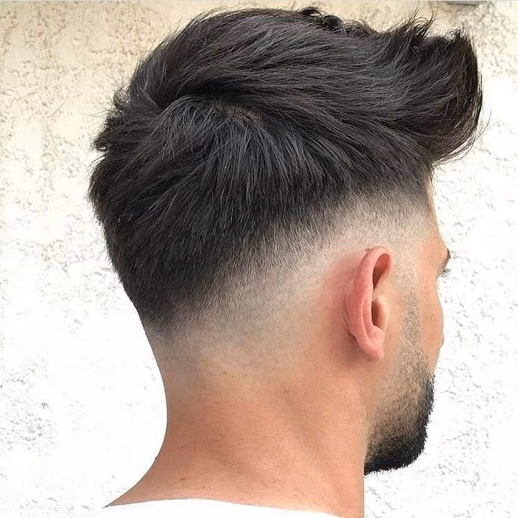 ¿Cuál es el mejor corte de pelo para un hombre con forma de triángulo?