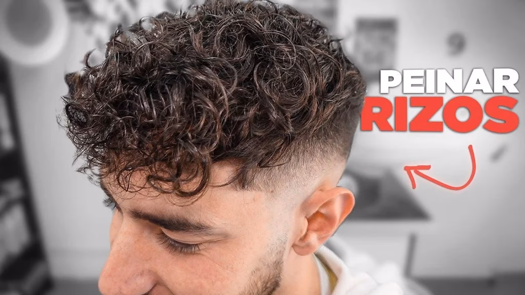 ¿Con qué frecuencia se debe lavar el cabello ondulado de los hombres?