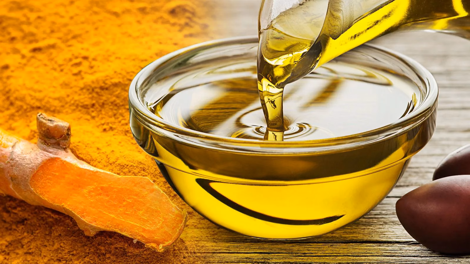 ¿Para qué se utiliza la cúrcuma con el aceite de oliva?