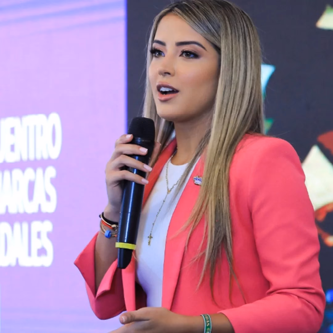 ¿Cómo se llama el esposo de Daniella Cabello?