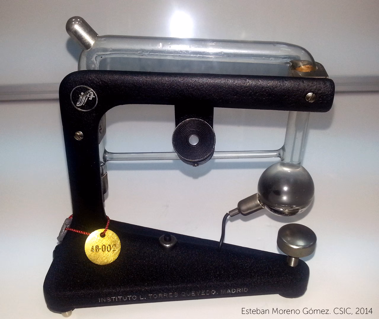 ¿Qué es y para qué sirve el electrómetro?