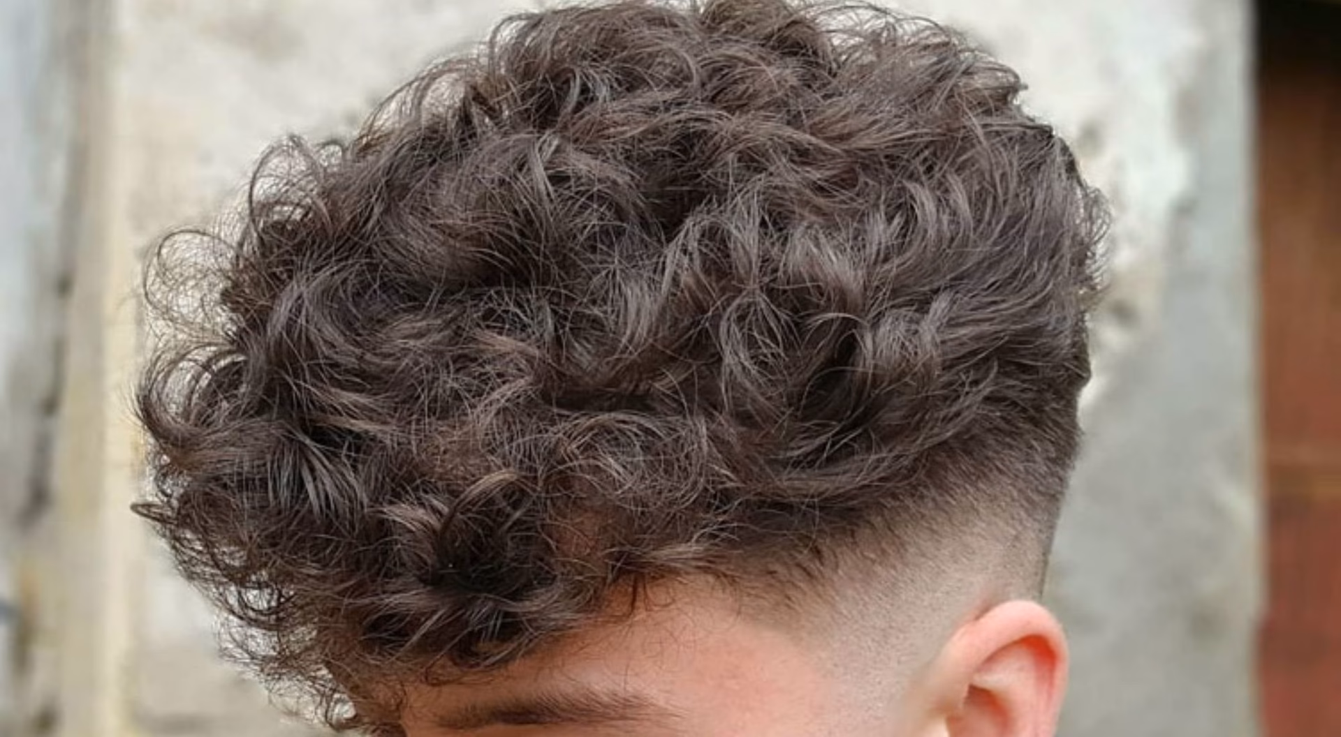 ¿Qué es mejor, el cabello rizado o liso para los hombres?