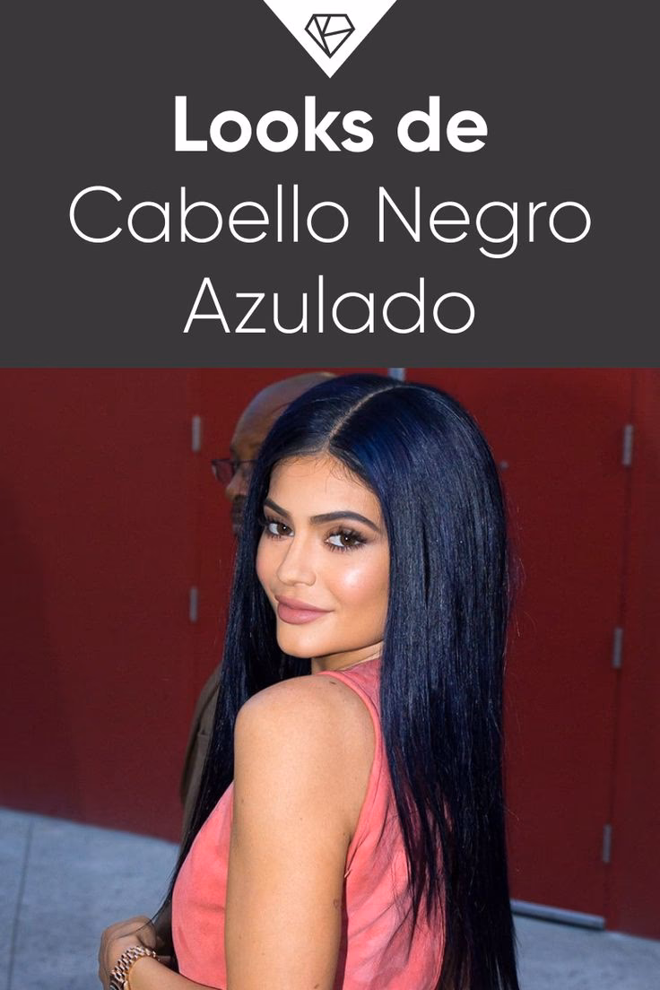 ¿Qué famosos tienen el pelo azul y negro?