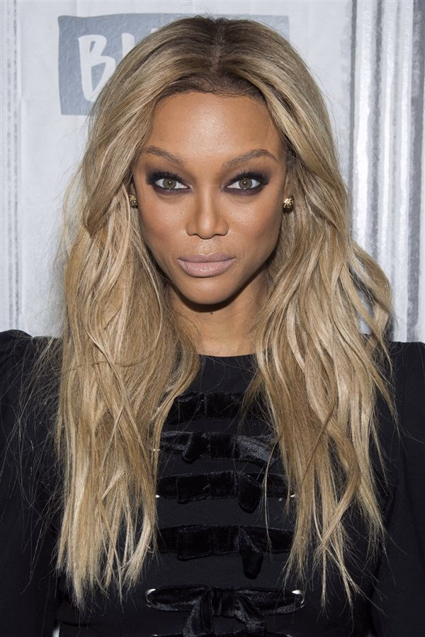 ¿Quién es la mujer con el cabello más largo?