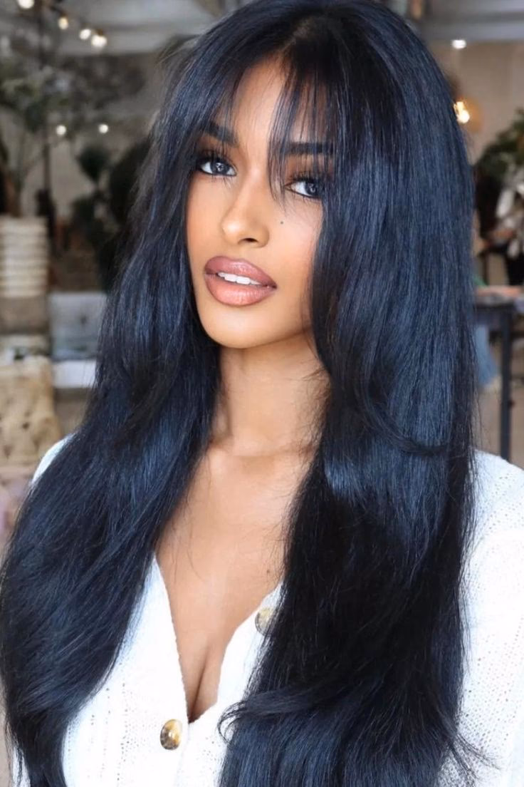 ¿Qué forma de rostro se adapta mejor al flequillo lateral?