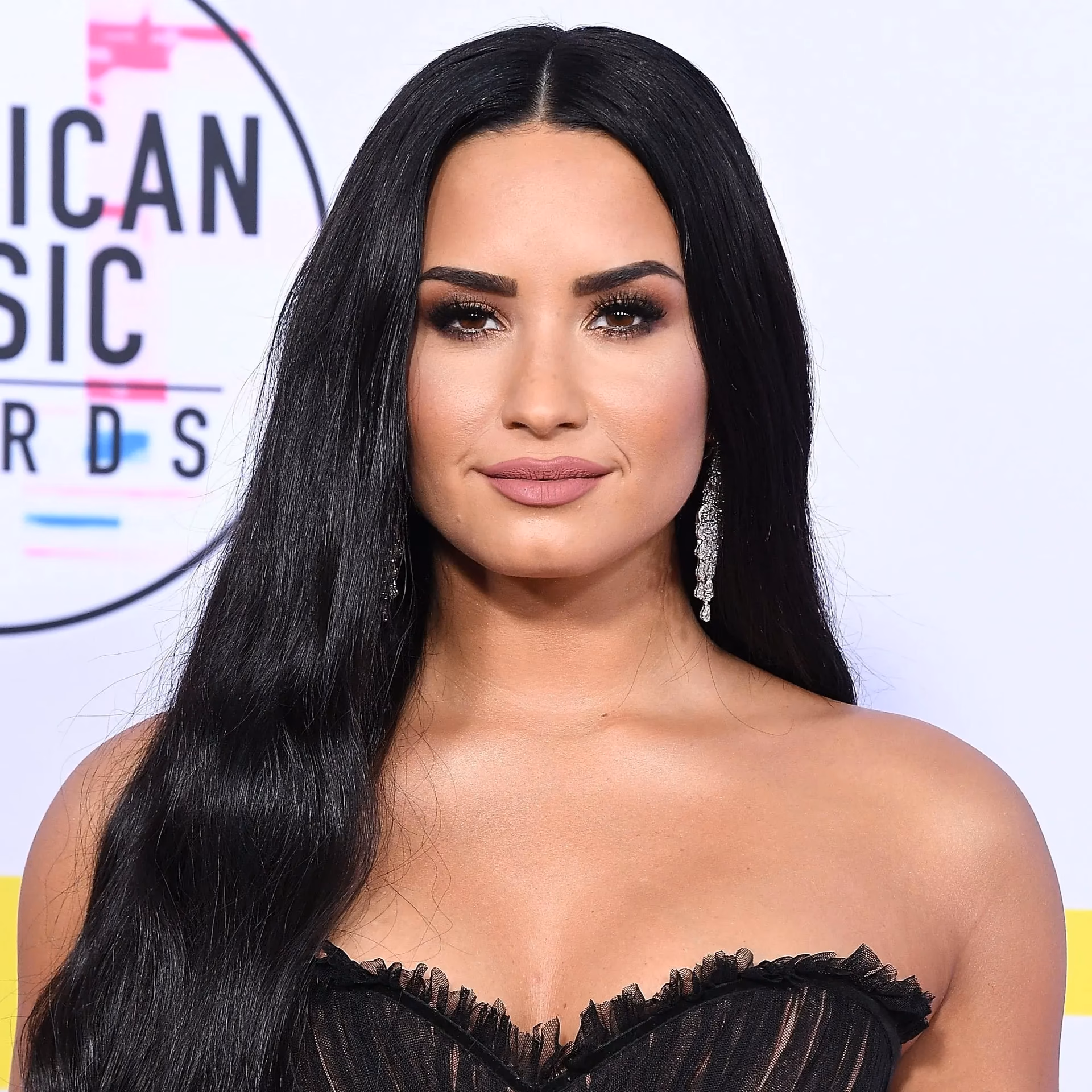 ¿Cómo se ve una cara alargada?