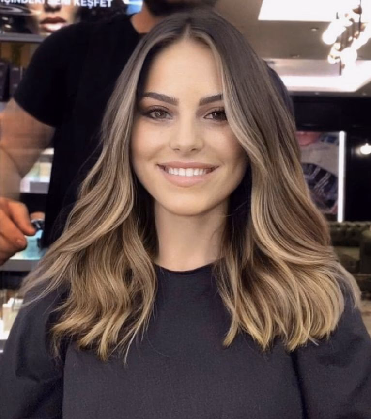 ¿Es posible hacerme reflejos con flequillo?