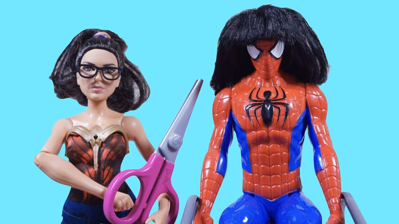 ¿Cómo se viste hombre araña?